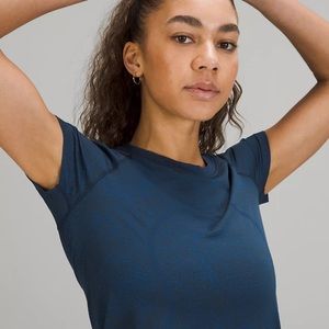 Lululemon NWOT Swiftly Tech Short Sleeve Shirt 2.0 
Race Length 10